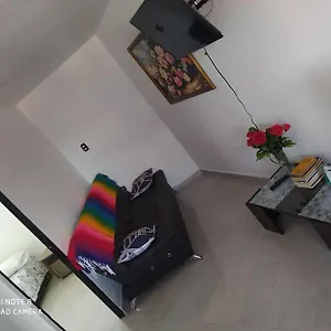 Tranquilo Y Comodo Apartamento Apartamento Medellín